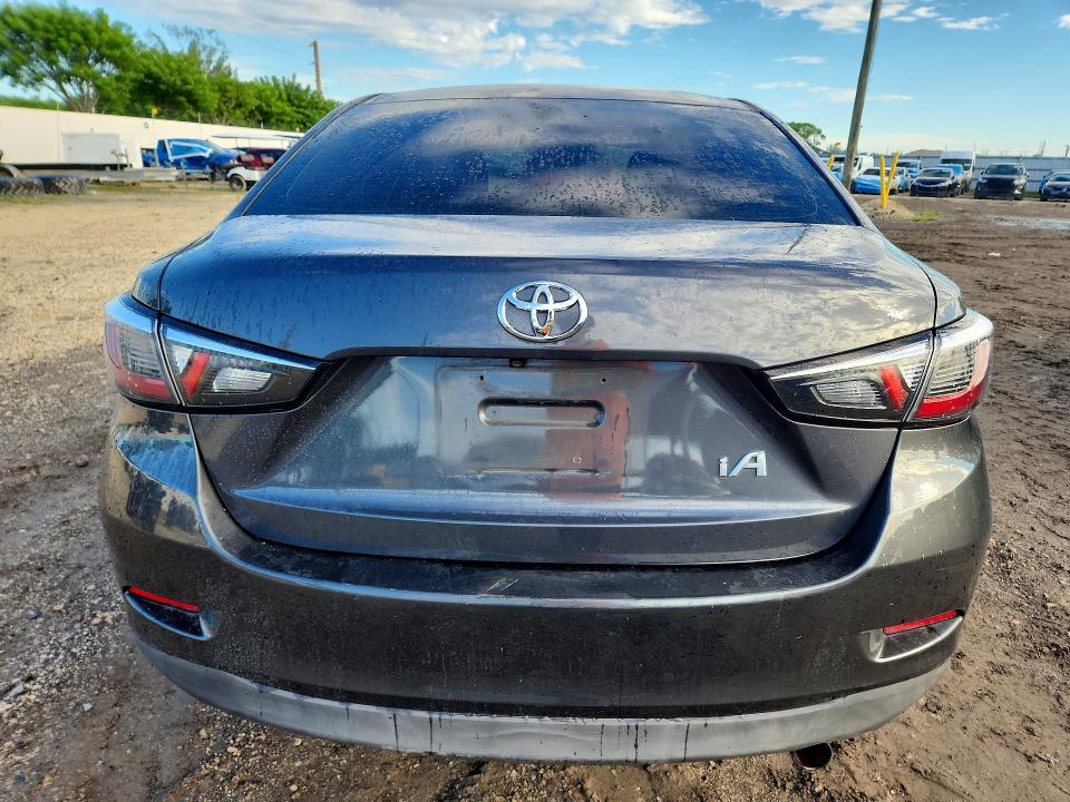 69569586 :رقم المزاد ، 3MYDLBYV1HY152859 vin ، 2017 Toyota Yaris Ia مزاد بيع