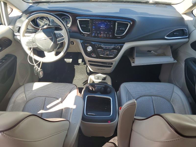 67654426 :رقم المزاد ، 2C4RC1GG1HR588788 vin ، 2017 Chrysler Pacifica مزاد بيع