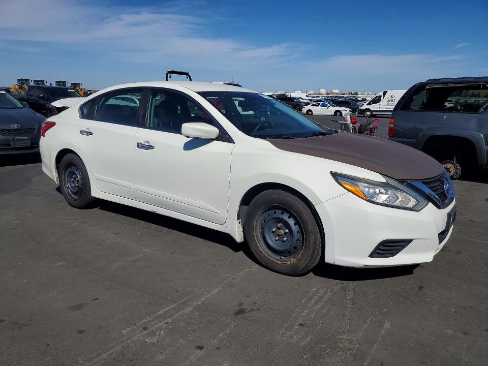 Продажа на аукционе авто 2017 Nissan Altima, vin: 1N4AL3AP6HC225435, номер лота: 68938376