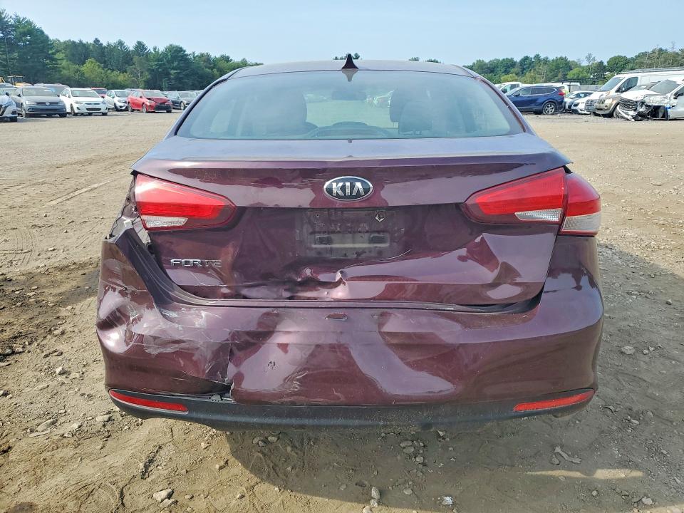 67502016 :رقم المزاد ، 3KPFK4A78JE250876 vin ، 2018 Kia Forte مزاد بيع