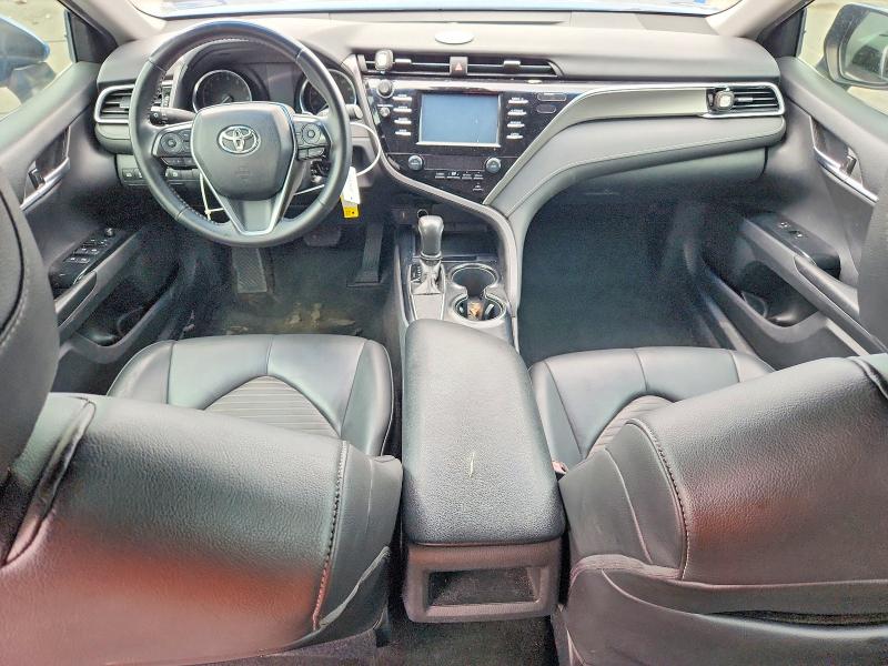 66852696 :رقم المزاد ، 4T1B11HK7JU054421 vin ، 2018 Toyota Camry مزاد بيع