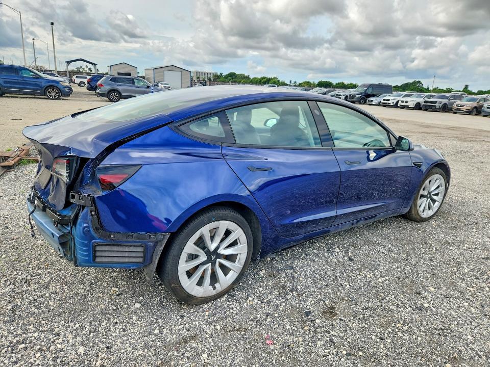 2022 Tesla Model 3 მანქანა იყიდება აუქციონზე, vin: 5YJ3E1EA1NF369898, აუქციონის ნომერი: 70176556