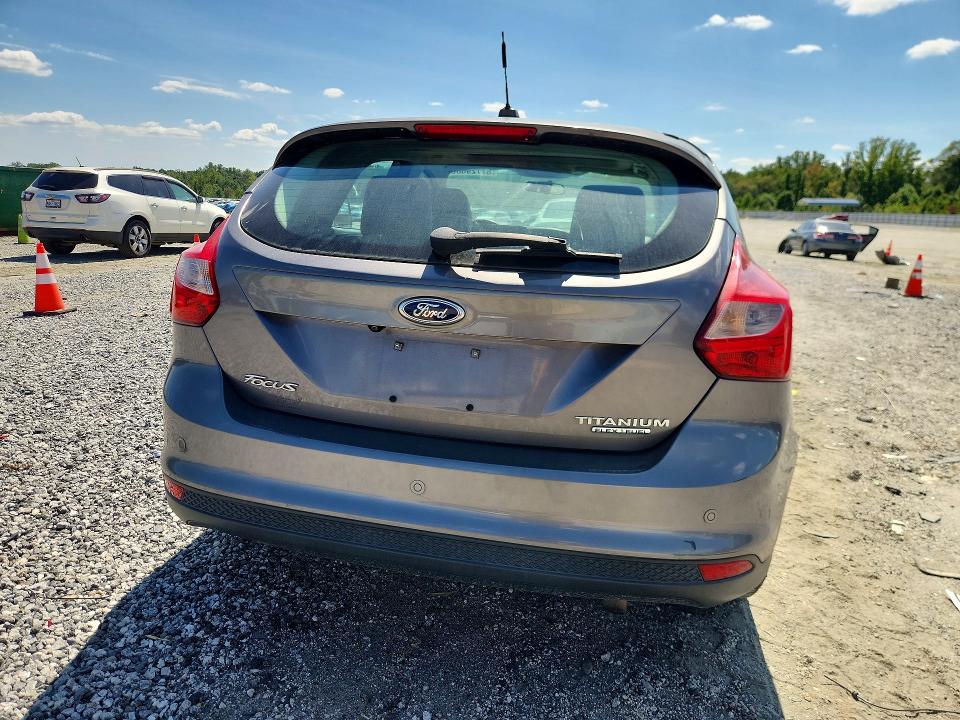 67729666 :رقم المزاد ، 1FADP3N22EL189996 vin ، 2014 Ford Focus مزاد بيع