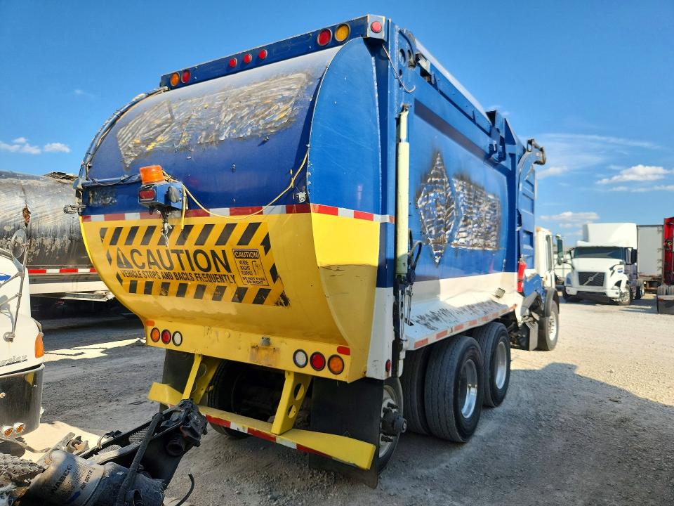 67975006 :رقم المزاد ، 1M2AV17C8DM010359 vin ، 2013 Mack Mru633 مزاد بيع