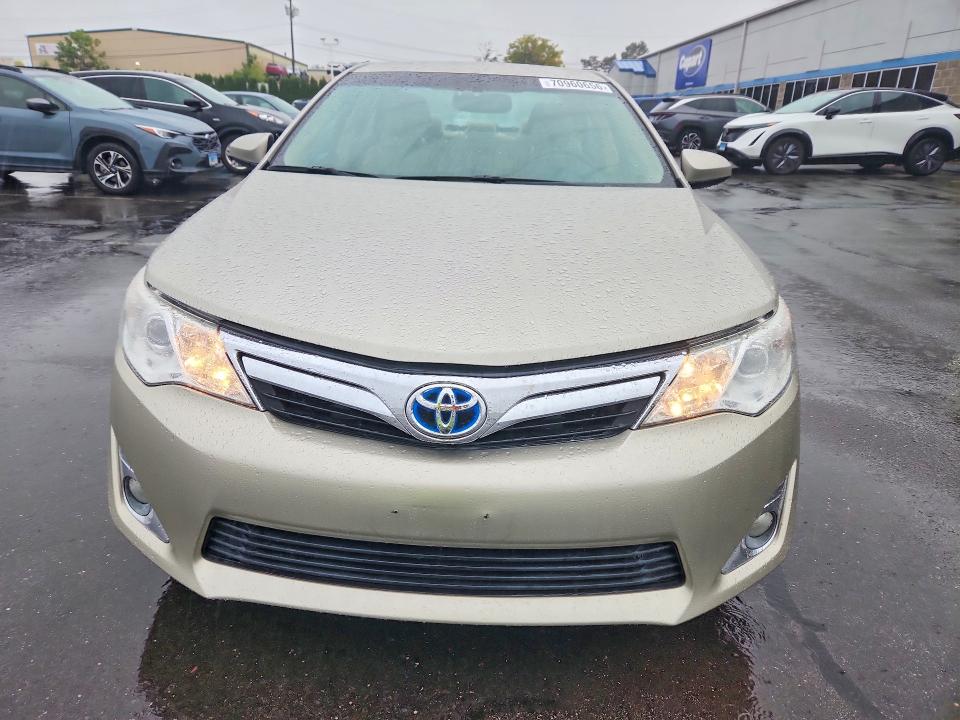 2014 Toyota Camry Hybrid მანქანა იყიდება აუქციონზე, vin: 4T1BD1FK3EU098853, აუქციონის ნომერი: 70960656