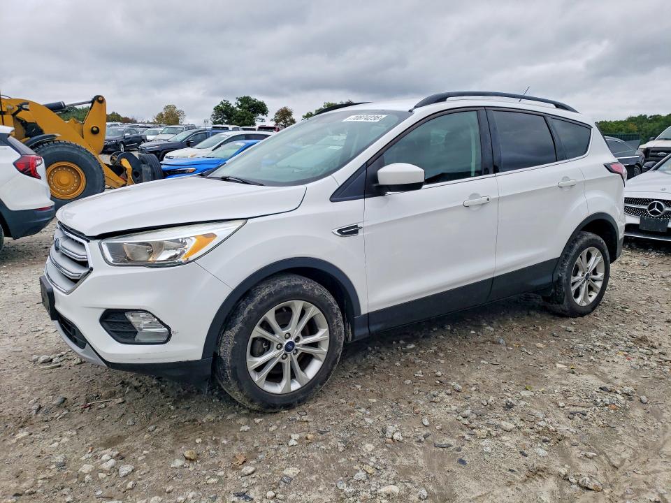 Продажа на аукционе авто 2018 Ford Escape, vin: 1FMCU9GD9JUA75834, номер лота: 70874236