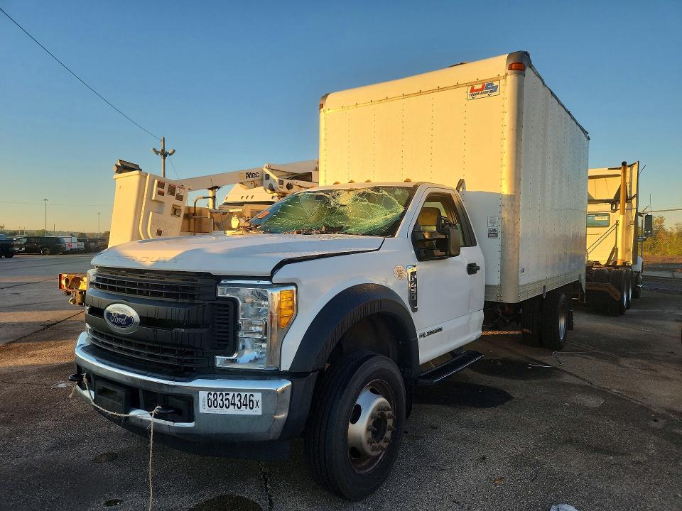 68354346 :رقم المزاد ، 1FDUF4GT7HDA06742 vin ، 2017 Ford F450 مزاد بيع