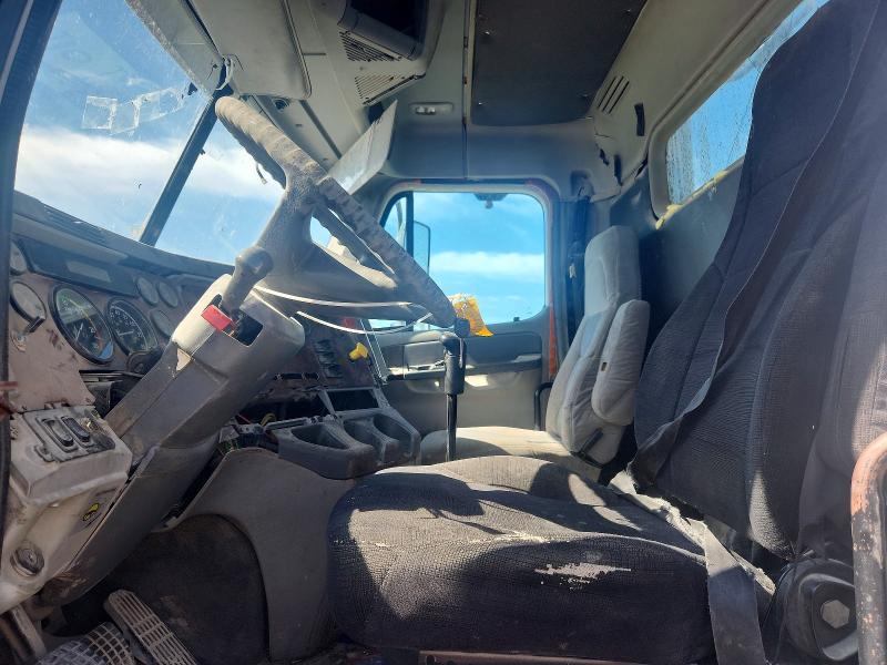 Aukcja sprzedaży 2005 Freightliner Cst120, vin: 1FUJBBCGX5LU38199, numer aukcji: 69883176