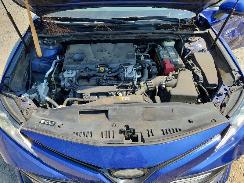 67700636 :رقم المزاد ، 4T1B11HK4JU656371 vin ، 2018 Toyota Camry مزاد بيع