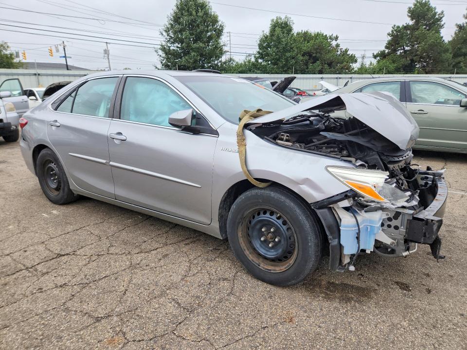 2017 Toyota Camry Hybrid მანქანა იყიდება აუქციონზე, vin: 4T1BD1FK0HU204907, აუქციონის ნომერი: 69866956