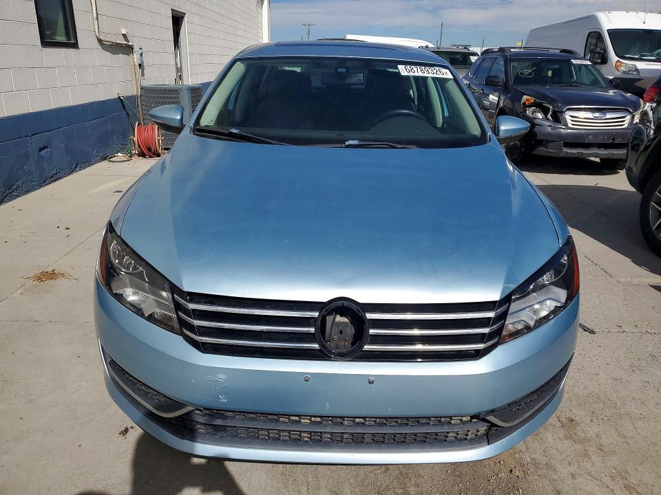 2012 Volkswagen Passat მანქანა იყიდება აუქციონზე, vin: 1VWBH7A38CC050390, აუქციონის ნომერი: 68789326