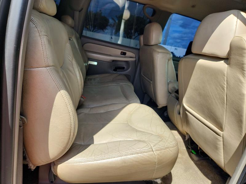 Продаж на аукціоні авто 2000 Gmc Yukon Xl, vin: 3GKEC16T2YG217033, номер лоту: 69632406