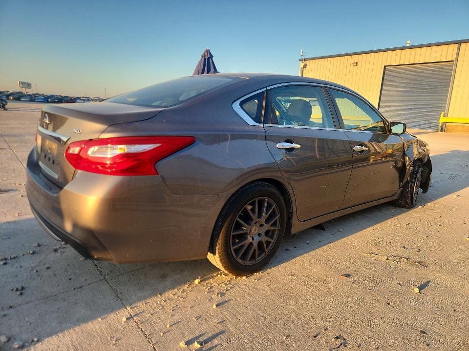 Продаж на аукціоні авто 2016 Nissan Altima, vin: 1N4AL3AP8GC137176, номер лоту: 68410966