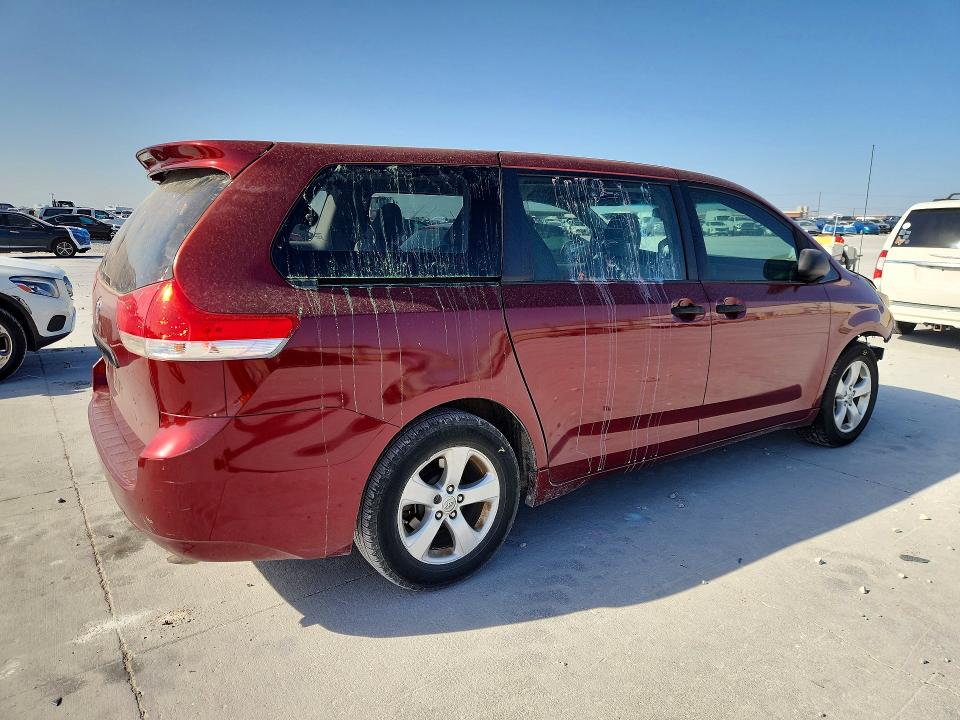 69053246 :رقم المزاد ، 5TDZK3DC5DS307254 vin ، 2013 Toyota Sienna مزاد بيع