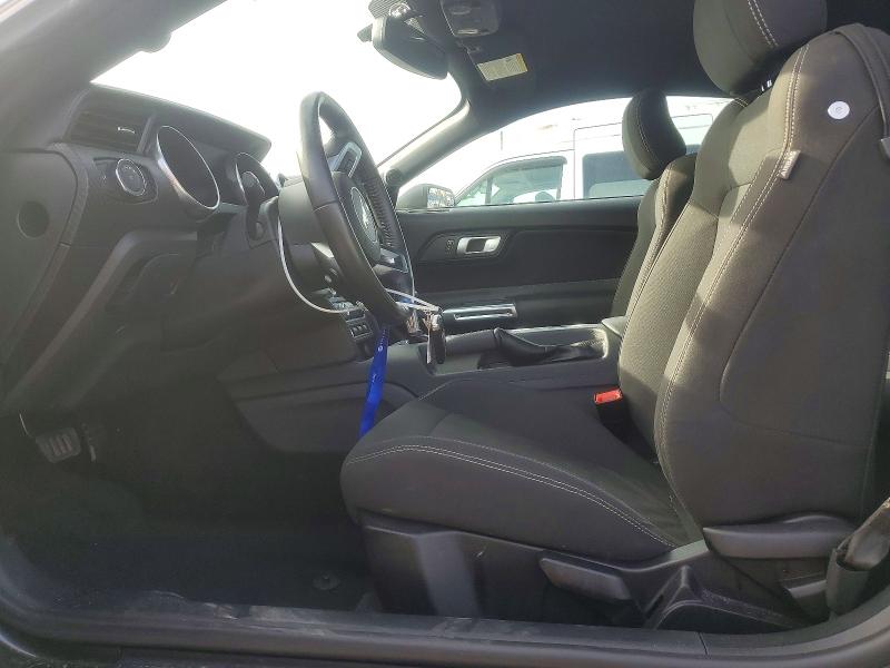 68637926 :رقم المزاد ، 1FA6P8TH6J5121552 vin ، 2018 Ford Mustang مزاد بيع