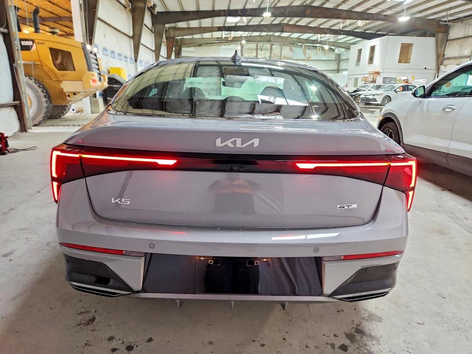 2027 Kia K5 მანქანა იყიდება აუქციონზე, vin: KNAG64J79V5534315, აუქციონის ნომერი: 70607046