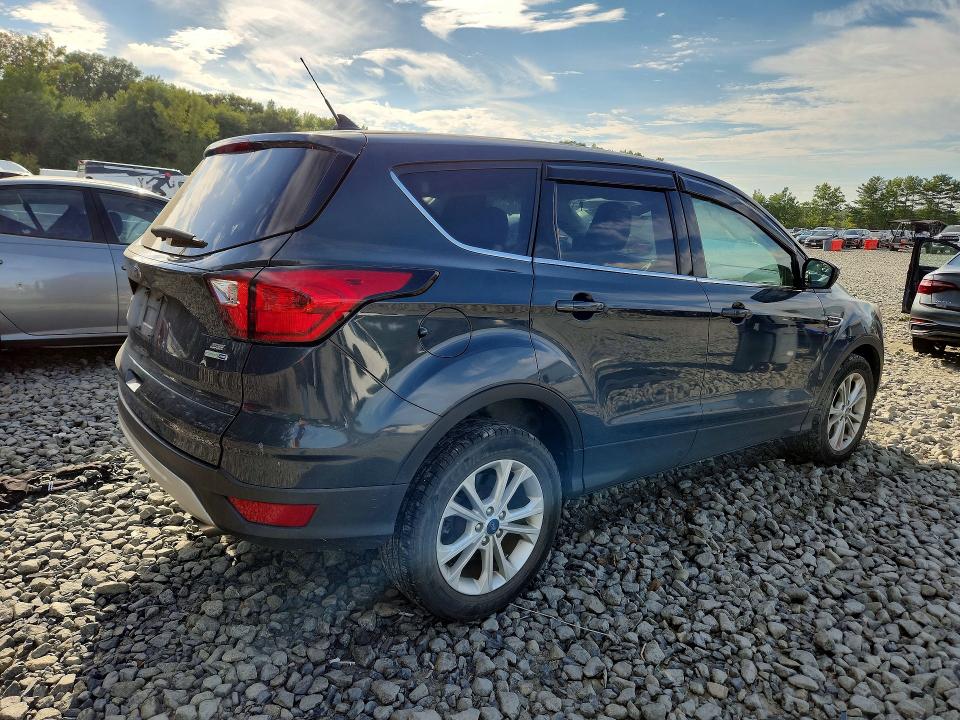 2019 Ford Escape მანქანა იყიდება აუქციონზე, vin: 1FMCU9GD4KUB91170, აუქციონის ნომერი: 68185676