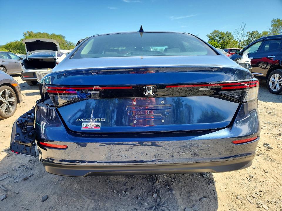 Продажа на аукционе авто 2024 Honda Accord, vin: 1HGCY1F39RA042012, номер лота: 68140736