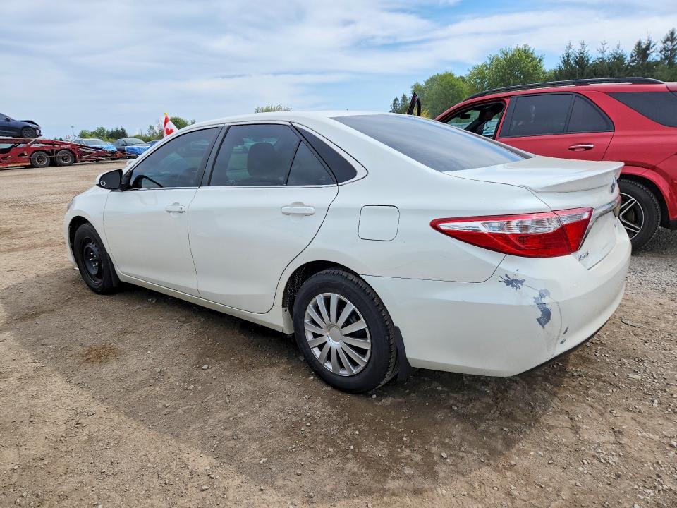 68640616 :رقم المزاد ، 4T1BF1FK3FU040219 vin ، 2015 Toyota Camry مزاد بيع