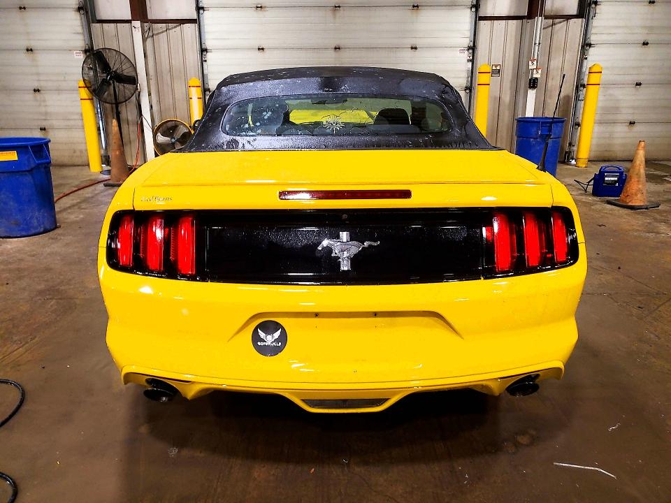 2015 Ford Mustang მანქანა იყიდება აუქციონზე, vin: 1FATP8EM5F5353161, აუქციონის ნომერი: 70088286