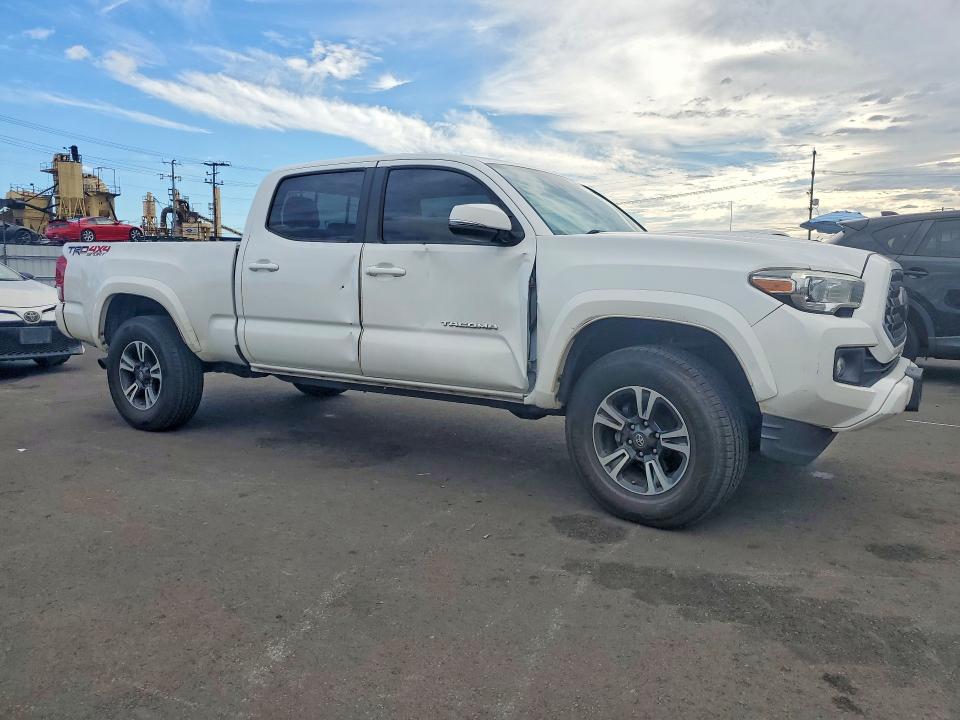 68213216 :رقم المزاد ، 3TMDZ5BN2JM041869 vin ، 2018 Toyota Tacoma مزاد بيع