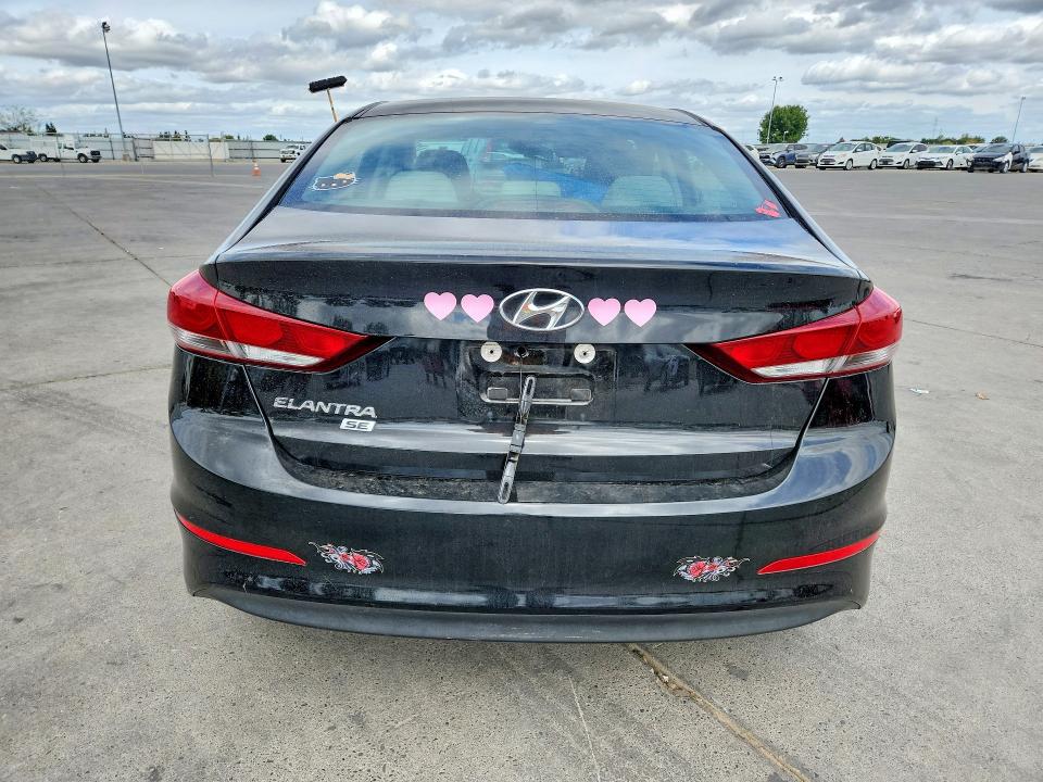 67334976 :رقم المزاد ، 5NPD74LF9JH345620 vin ، 2018 Hyundai Elantra مزاد بيع
