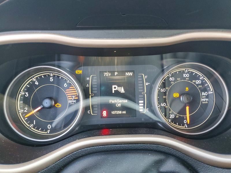 69029826 :رقم المزاد ، 1C4PJMCB4HW590972 vin ، 2017 Jeep Cherokee مزاد بيع