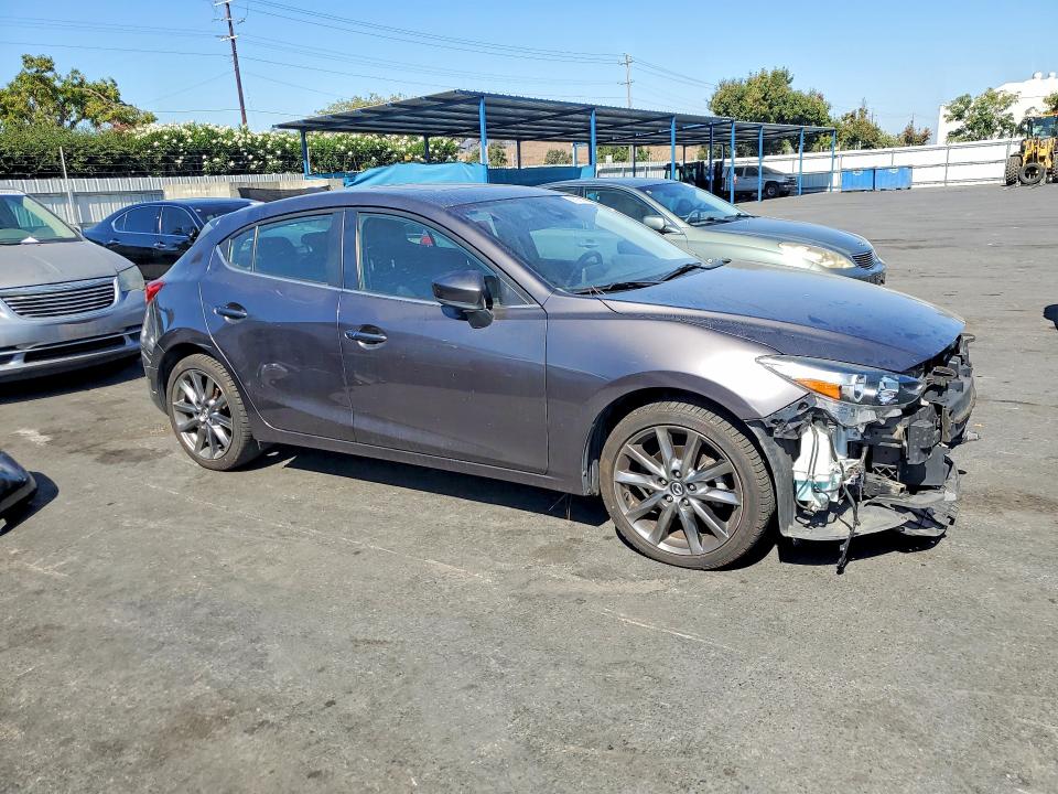 2018 Mazda 3 მანქანა იყიდება აუქციონზე, vin: 3MZBN1L30JM249383, აუქციონის ნომერი: 69525556