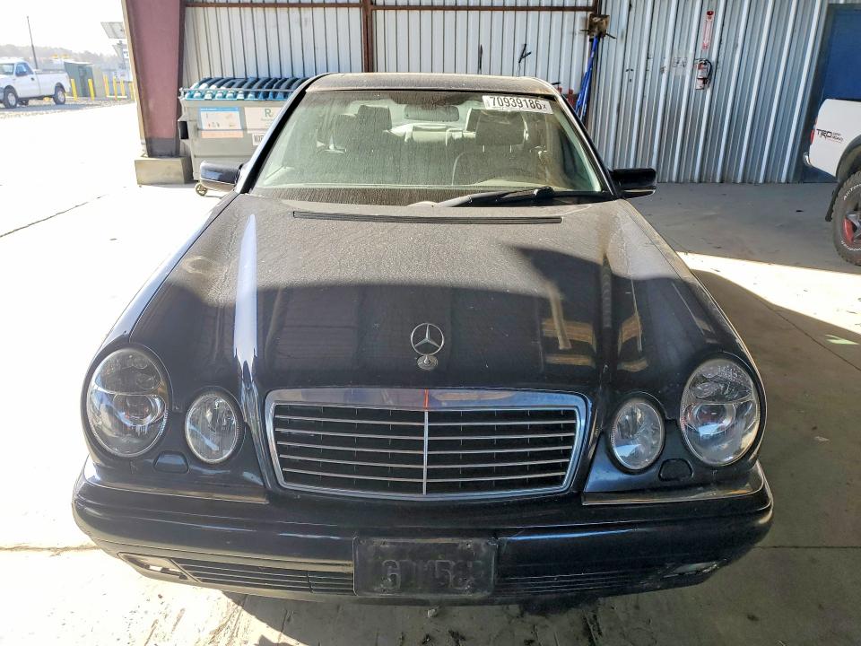 70939186 :رقم المزاد ، WDBJF70H5XA897918 vin ، 1999 Mercedes-benz E مزاد بيع