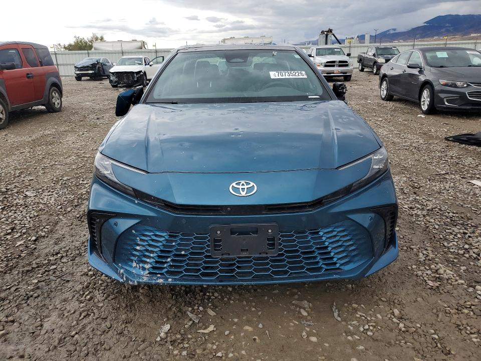 Продажа на аукционе авто 2025 Toyota Camry, vin: 4T1DBADK0SU518999, номер лота: 70735226