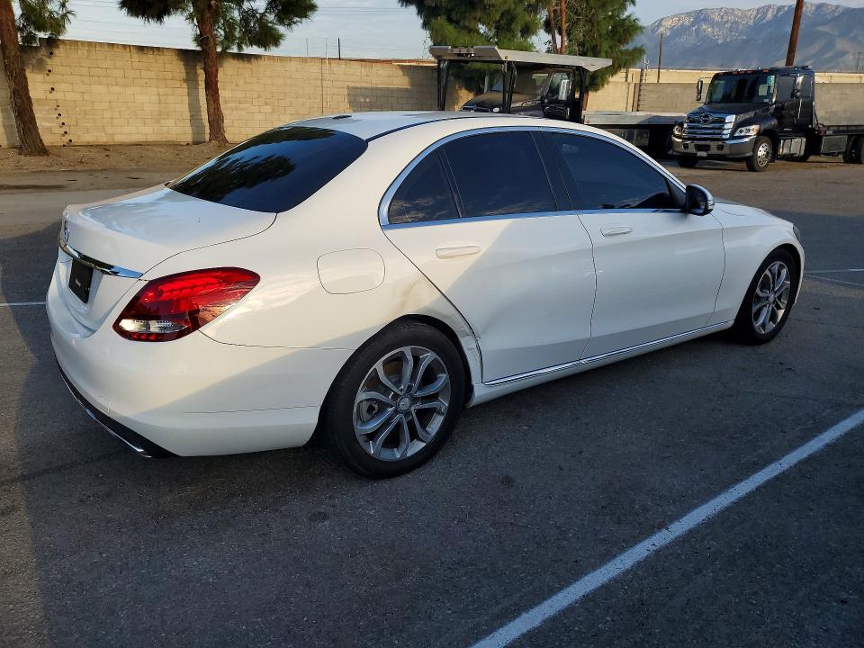 2015 Mercedes-benz C მანქანა იყიდება აუქციონზე, vin: 55SWF4JB5FU083126, აუქციონის ნომერი: 68241436