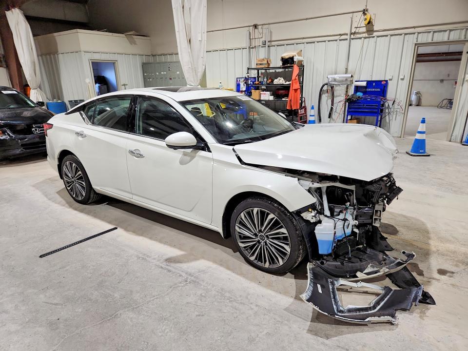 Продаж на аукціоні авто 2023 Nissan Altima, vin: 1N4BL4EW7PN420104, номер лоту: 69137546