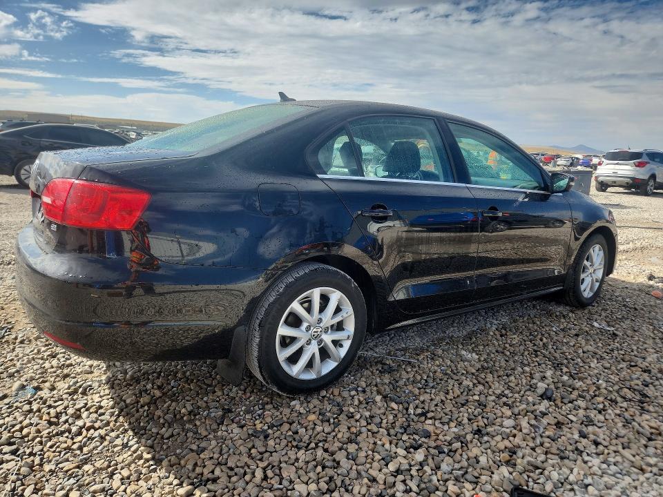 68814406 :رقم المزاد ، 3VWD17AJ3EM429844 vin ، 2014 Volkswagen Jetta مزاد بيع