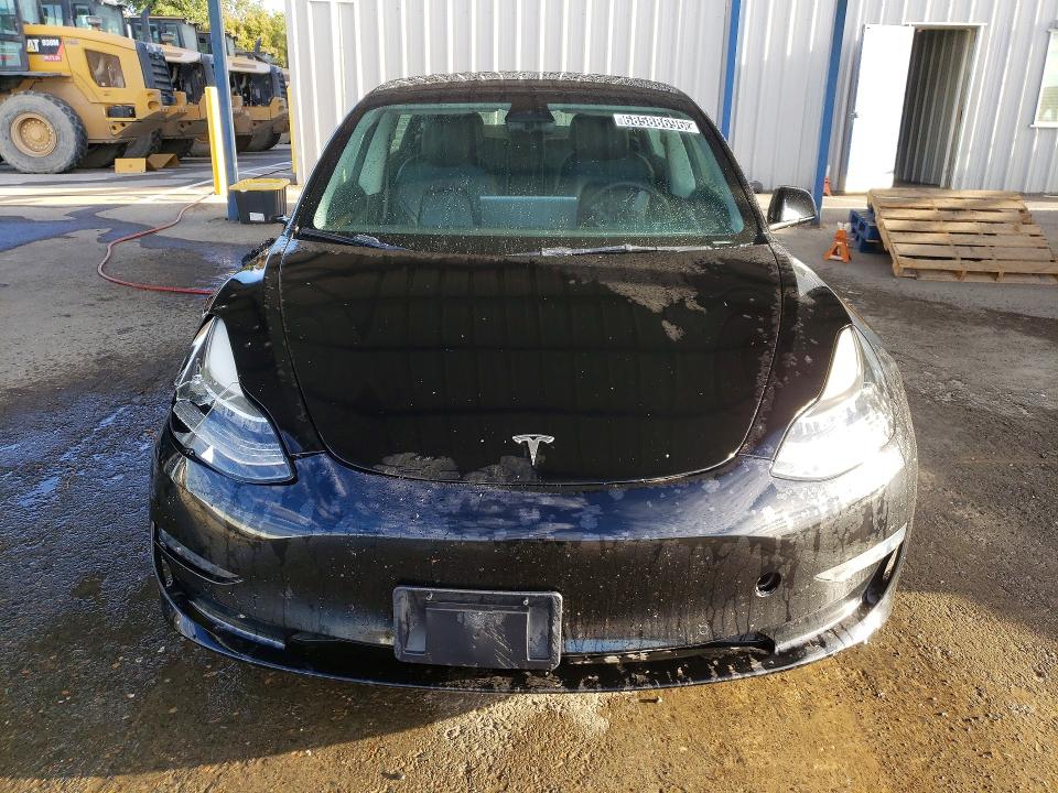68588696 :رقم المزاد ، 5YJ3E1EB7NF259981 vin ، 2022 Tesla Model 3 مزاد بيع