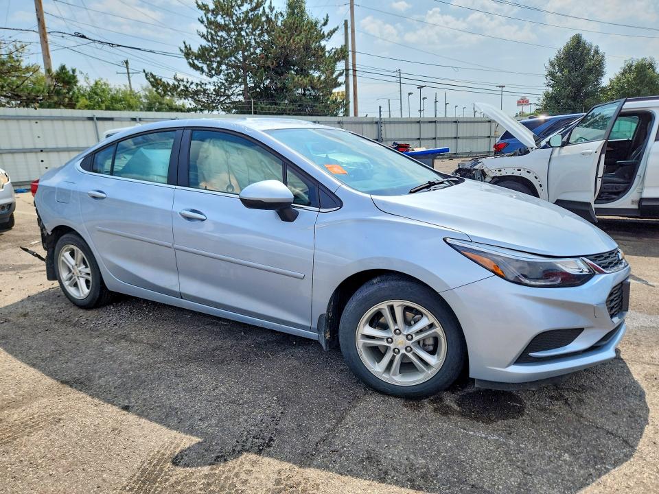 2018 Chevrolet Cruze მანქანა იყიდება აუქციონზე, vin: 1G1BE5SM7J7231096, აუქციონის ნომერი: 69503776