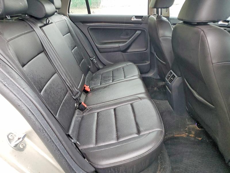 71233326 :رقم المزاد ، 3VWML7AJ1EM625193 vin ، 2014 Volkswagen Jetta مزاد بيع
