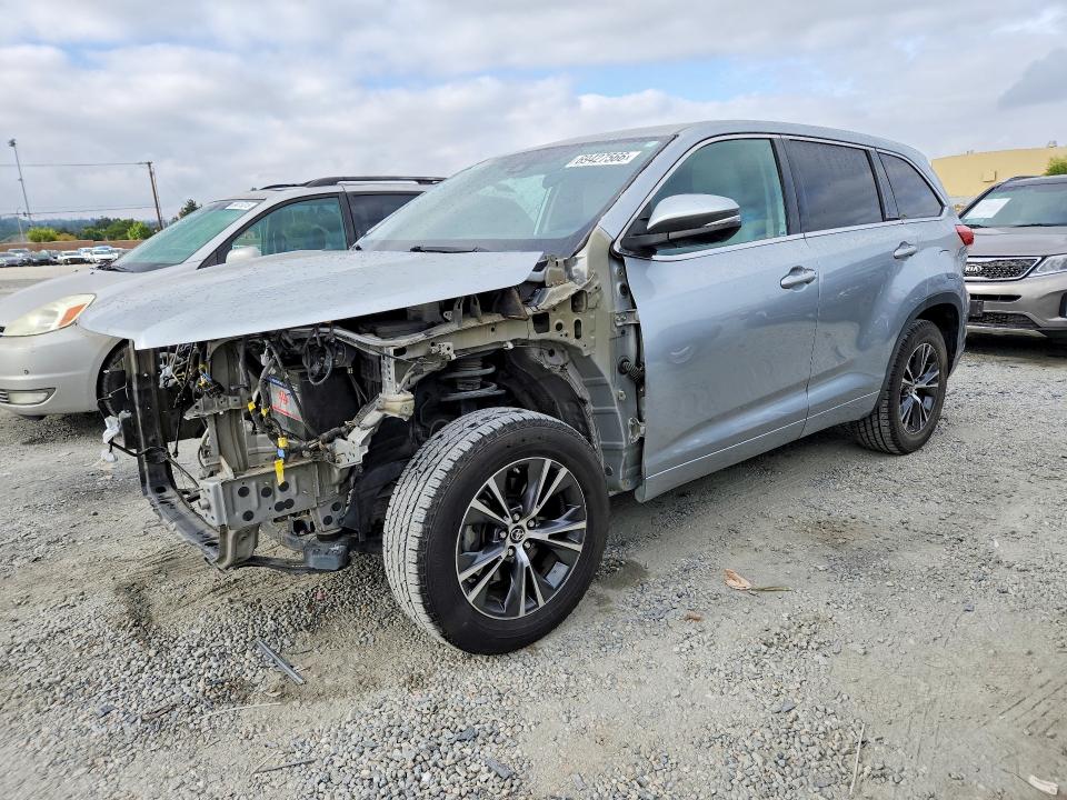 2018 Toyota Highlander მანქანა იყიდება აუქციონზე, vin: 5TDZARFH3JS034342, აუქციონის ნომერი: 69427566