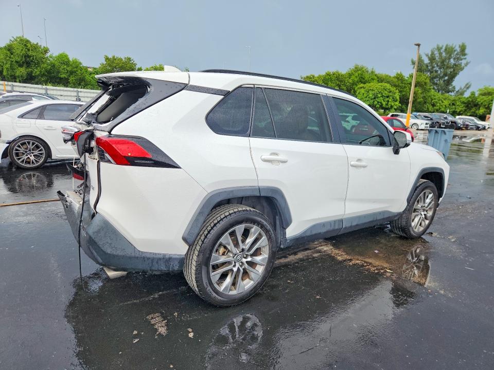 70419176 :رقم المزاد ، 2T3C1RFV2LC042818 vin ، 2020 Toyota Rav4 مزاد بيع