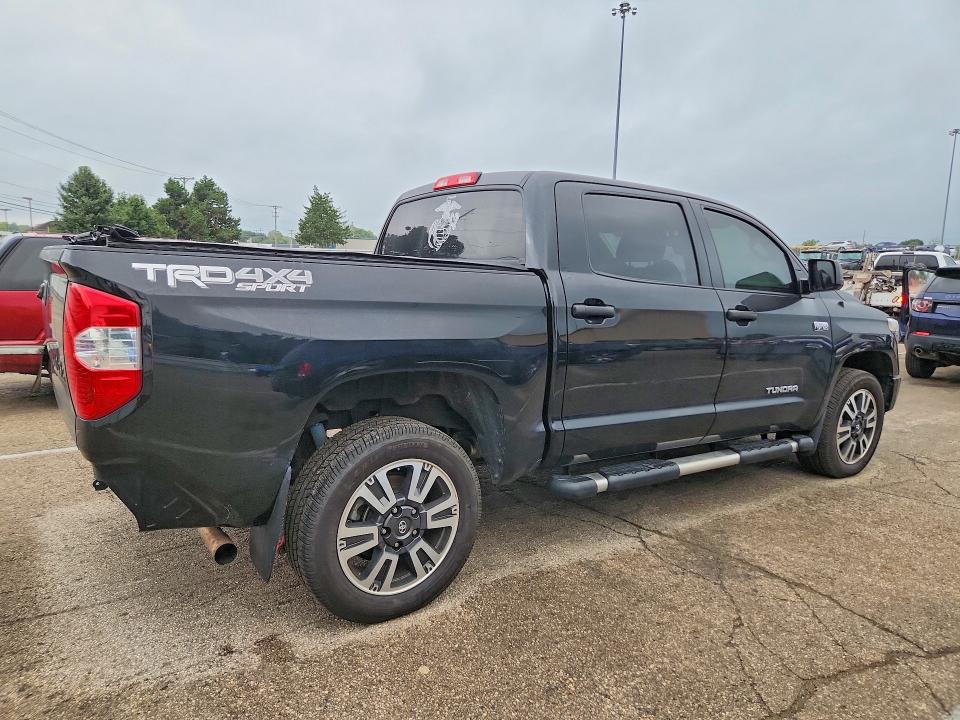 70100786 :رقم المزاد ، 5TFDW5F11KX867611 vin ، 2019 Toyota Tundra مزاد بيع