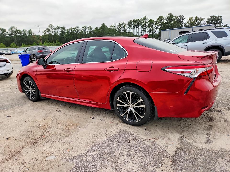 70222756 :رقم المزاد ، 4T1M11AK1LU365901 vin ، 2020 Toyota Camry مزاد بيع