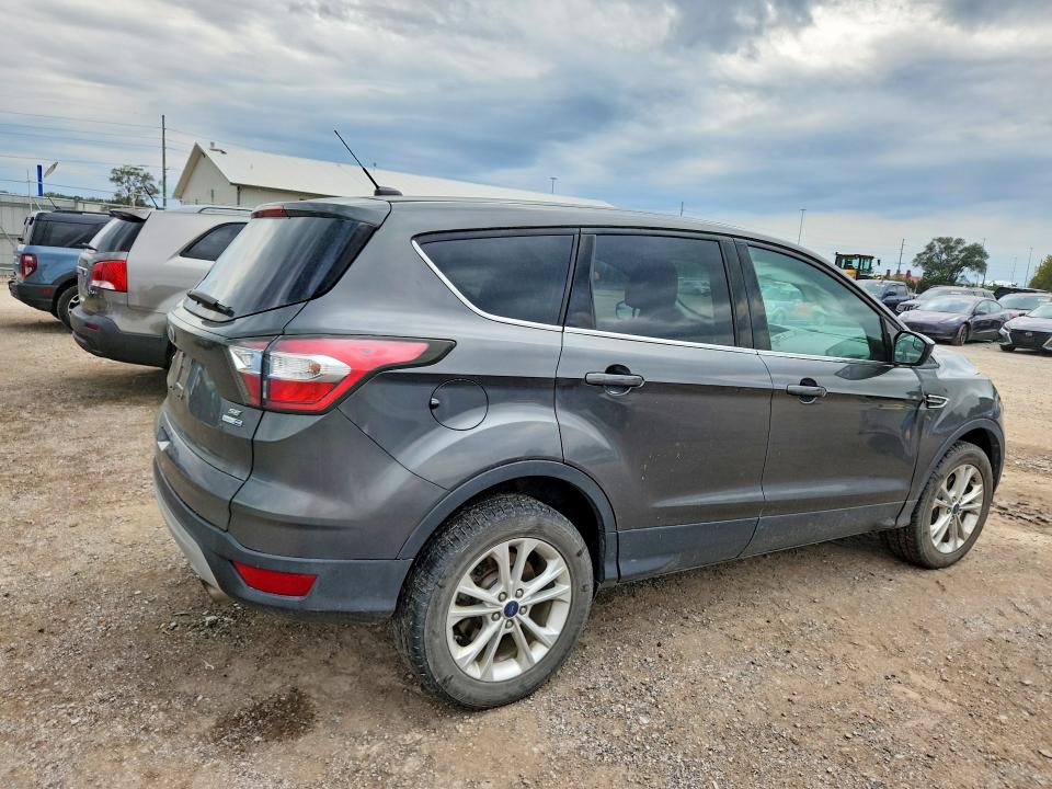 2017 Ford Escape მანქანა იყიდება აუქციონზე, vin: 1FMCU9G9XHUB05381, აუქციონის ნომერი: 71031156