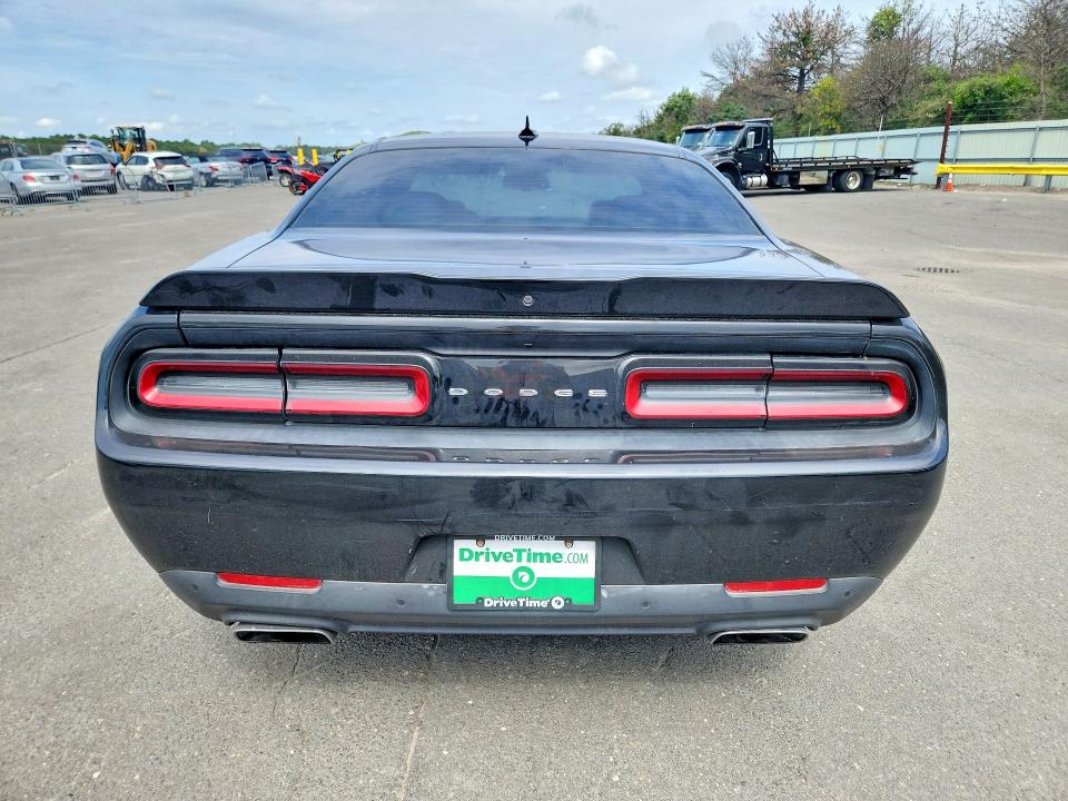 67894186 :رقم المزاد ، 2C3CDZBT2FH913851 vin ، 2015 Dodge Challenger مزاد بيع