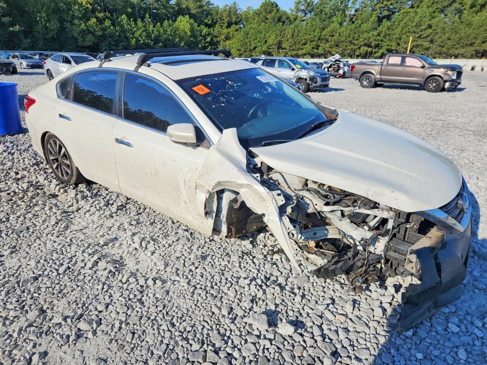 Продажа на аукционе авто 2017 Nissan Altima, vin: 1N4AL3AP2HC288175, номер лота: 68807416