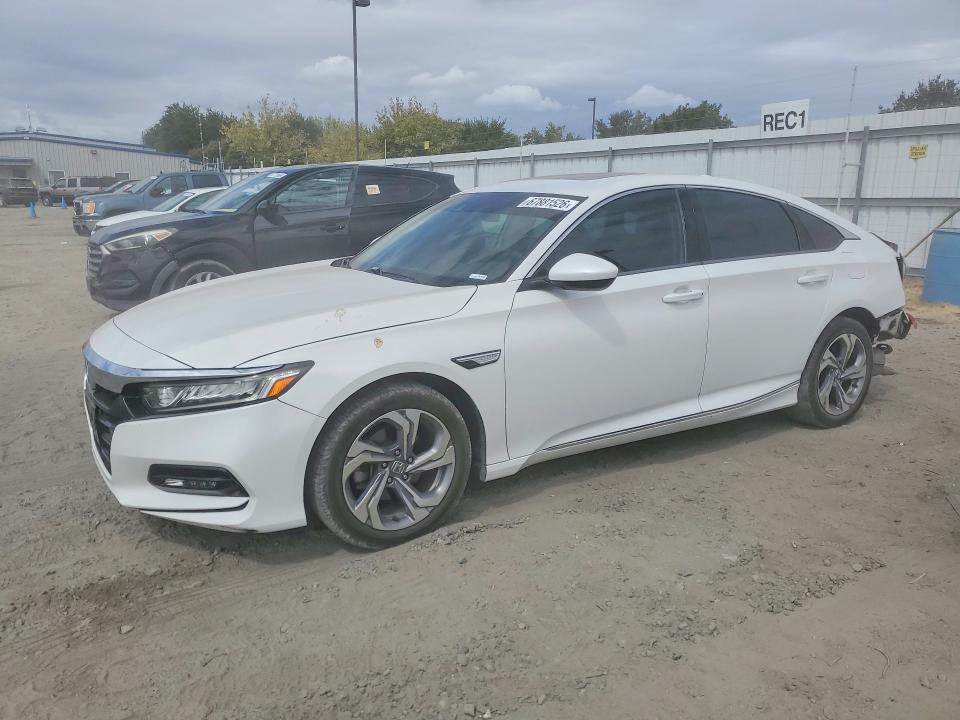 67881526 :رقم المزاد ، 1HGCV1F41KA074878 vin ، 2019 Honda Accord مزاد بيع