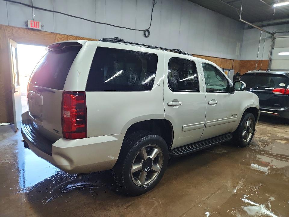 Продажа на аукционе авто 2011 Chevrolet Tahoe, vin: 1GNSKBE03BR214462, номер лота: 69880006