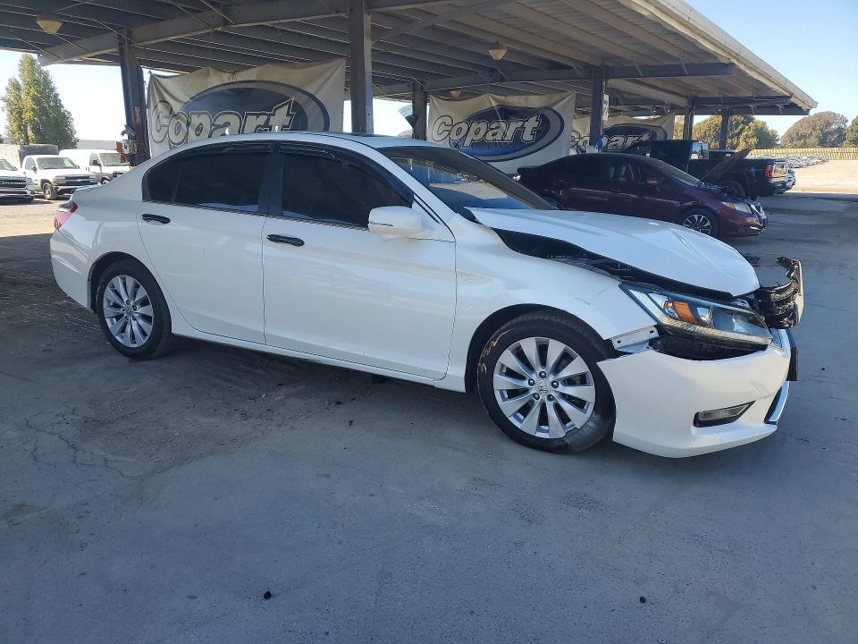 2015 Honda Accord მანქანა იყიდება აუქციონზე, vin: 1HGCR2F77FA097043, აუქციონის ნომერი: 70841446