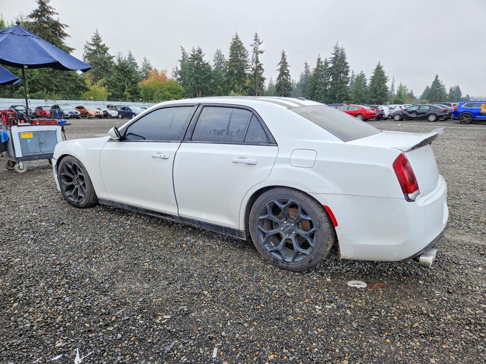 Auction sale of the 2017 Chrysler 300, vin: 2C3CCABG1HH657552        , lot number: 68808066