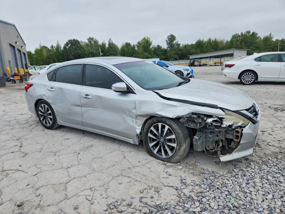 2017 Nissan Altima მანქანა იყიდება აუქციონზე, vin: 1N4AL3AP3HC288444, აუქციონის ნომერი: 69976626