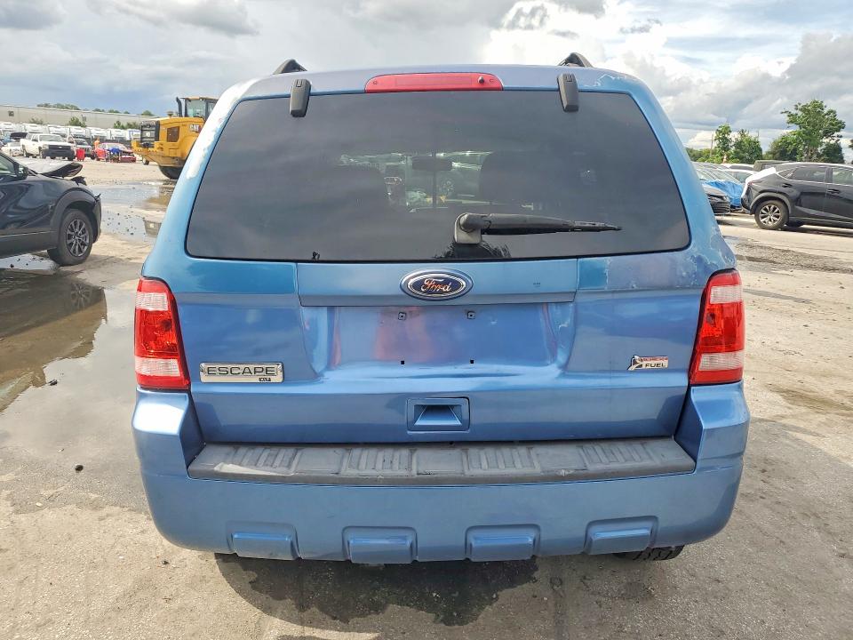 2010 Ford Escape მანქანა იყიდება აუქციონზე, vin: 1FMCU0DG9AKB89905, აუქციონის ნომერი: 68221786