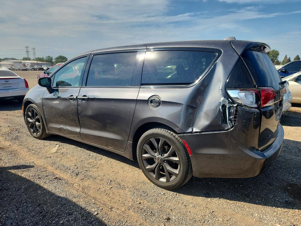 67811006 :رقم المزاد ، 2C4RC1FG1JR357915 vin ، 2018 Chrysler Pacifica مزاد بيع